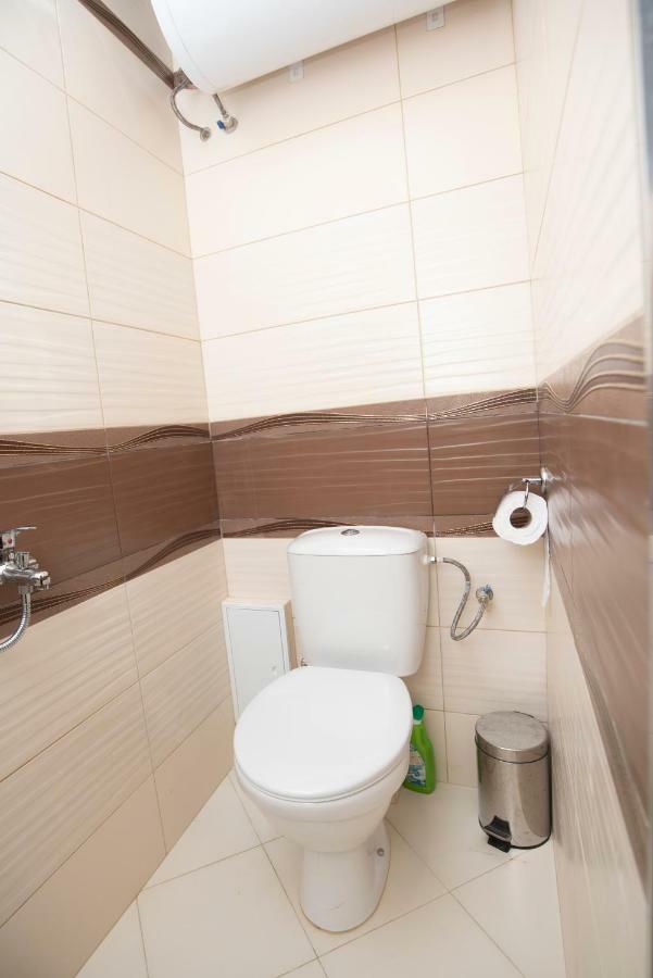 Lynn'S Oasis-Ocean Touch In Core Downtown Apartment Burgas Bagian luar foto